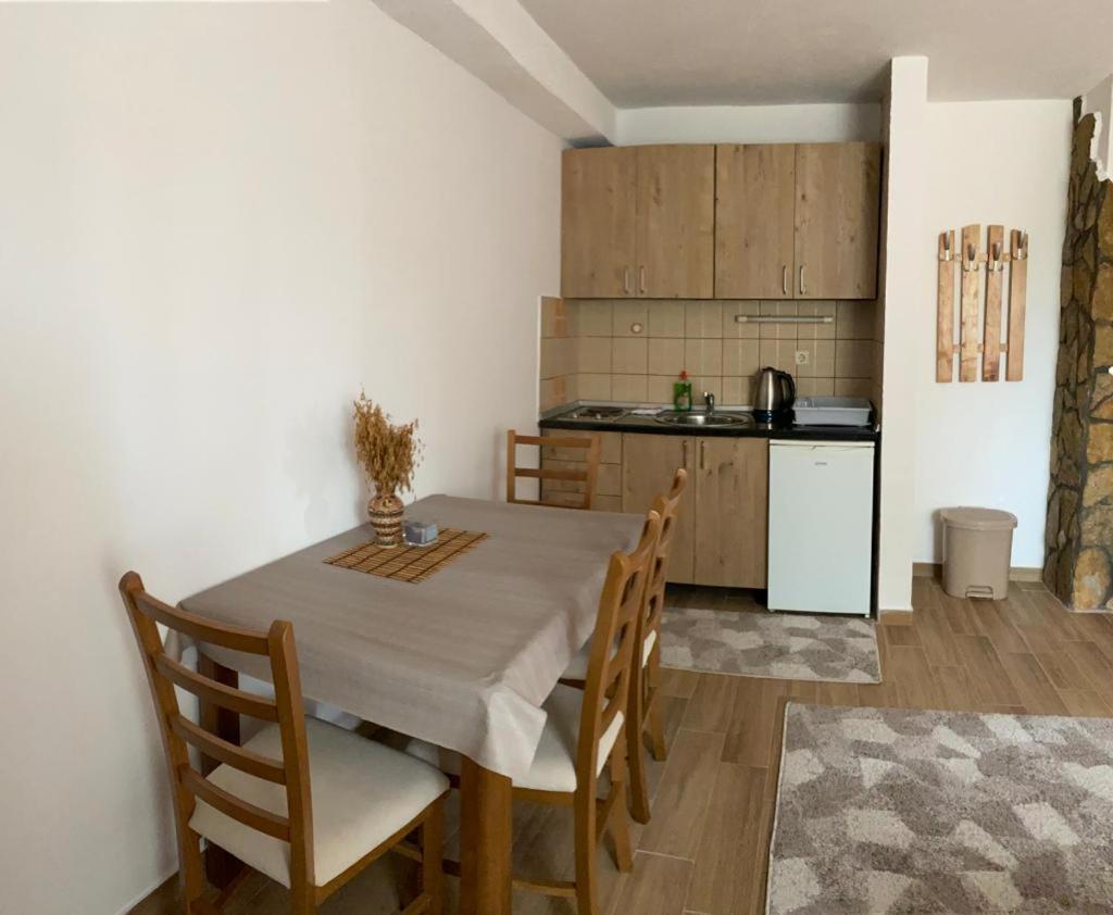 Apartmani Marija ヤホリナ エクステリア 写真